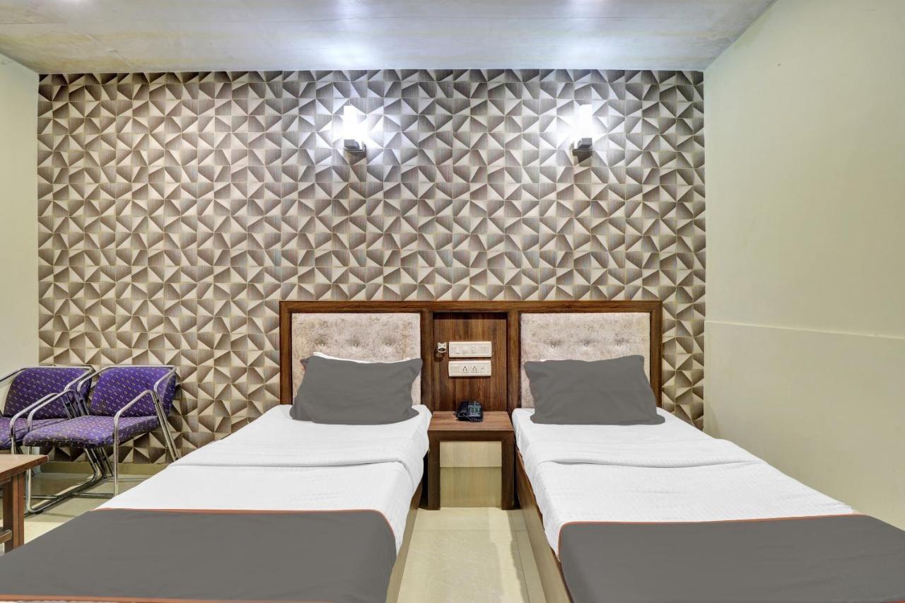 Collection O 82926 Hotel Royal Plaza Ahmedabad Exterior foto